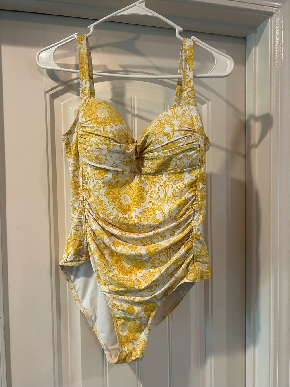 Nip Tuck Womens Yellow Floral One-Piece Swimsuit USA Size 8